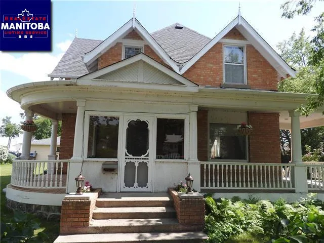113 Lyons Street W, Virden