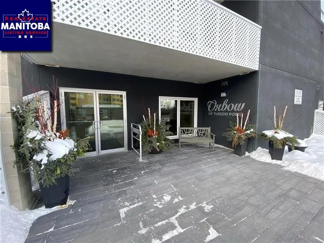 415 775 Sterling Lyon Parkway, Winnipeg