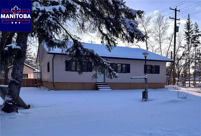 246 Second Avenue, Winnipeg Beach