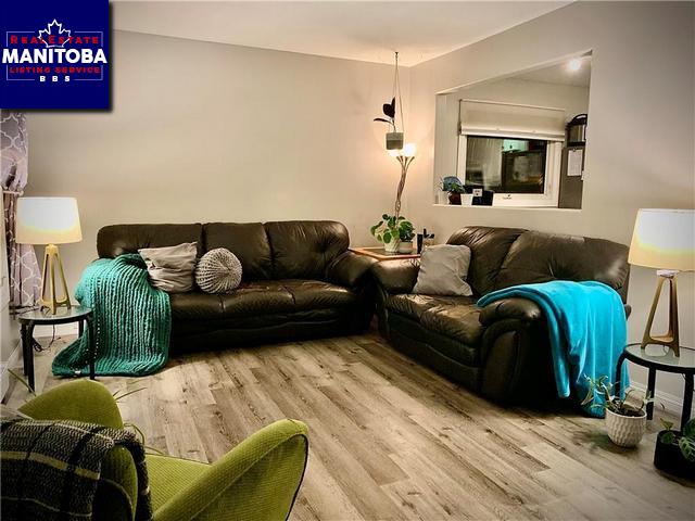 Property 805 Settee Avenue img1