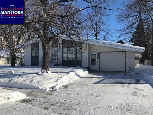 238 3rd Street Ne, Altona