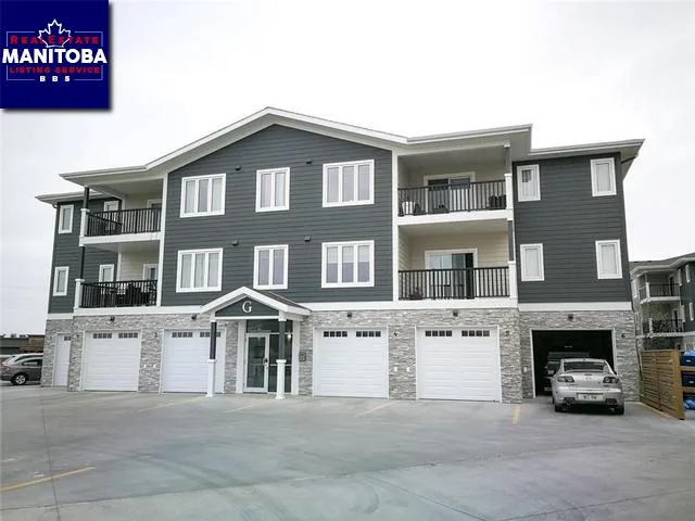 304g 1575 Roblin Boulevard, Winkler