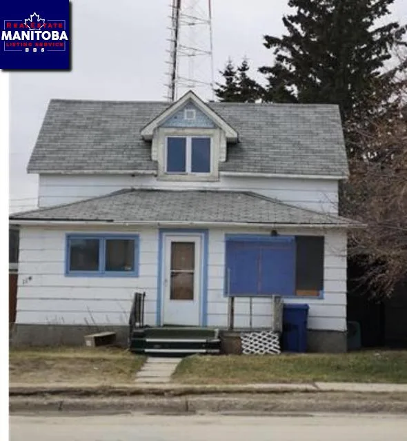 114 6th Avenue S, Swan River