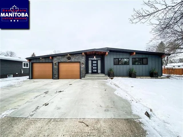 1407 Salem Crescent, Winkler