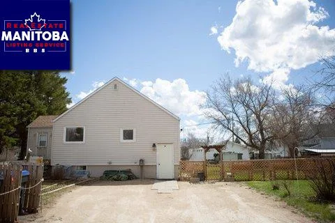 8 Irene Street, Souris