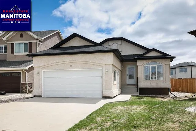 38 Sunstone Bay, Winnipeg