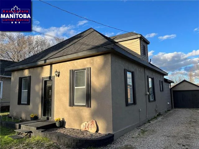 144 3rd Street Ne, Minnedosa