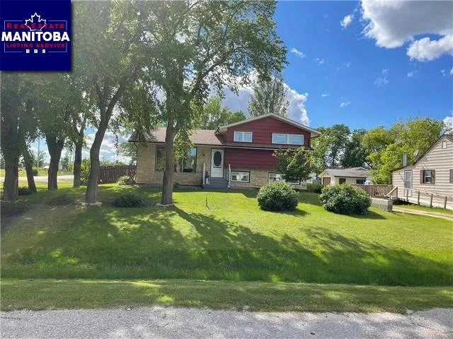144 6th Avenue, Gimli