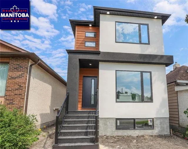 323 Inglewood Street, Winnipeg