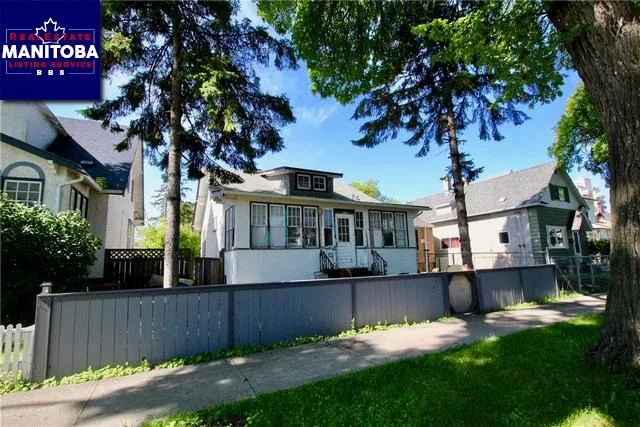 560 St Johns Avenue, Winnipeg