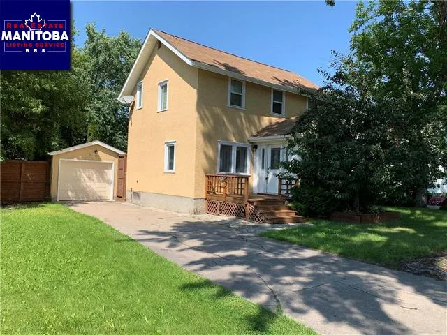 11 Birch Street, Pine Falls