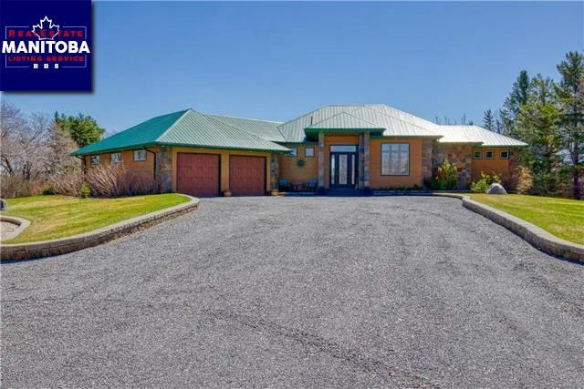 221 River Road, St Andrews
