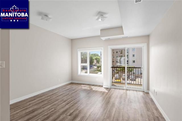 Property 24 109 University Crescent img1