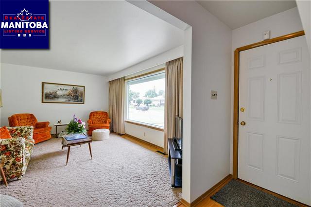 Property 825 Parkdale Street img1