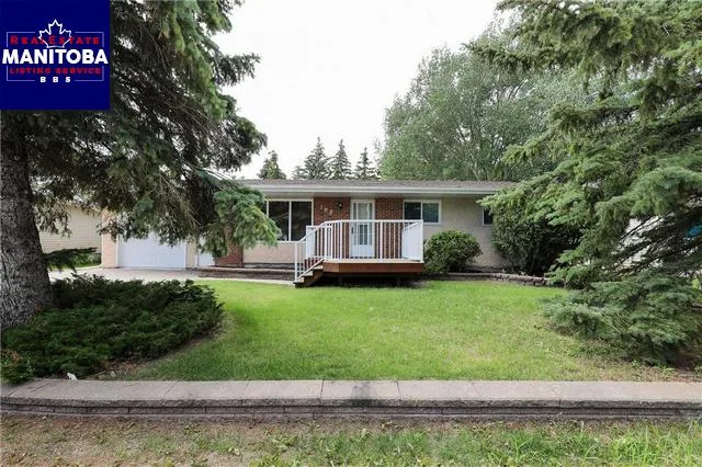 182 Lilac Bay, Steinbach