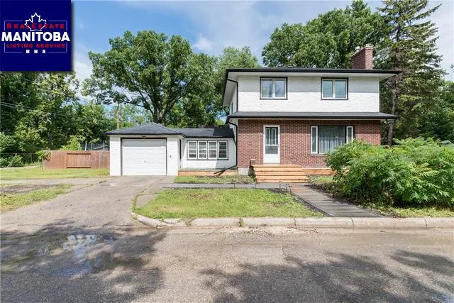855 North Drive, Winnipeg