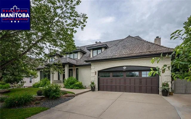 54 Colchester Bay, Winnipeg