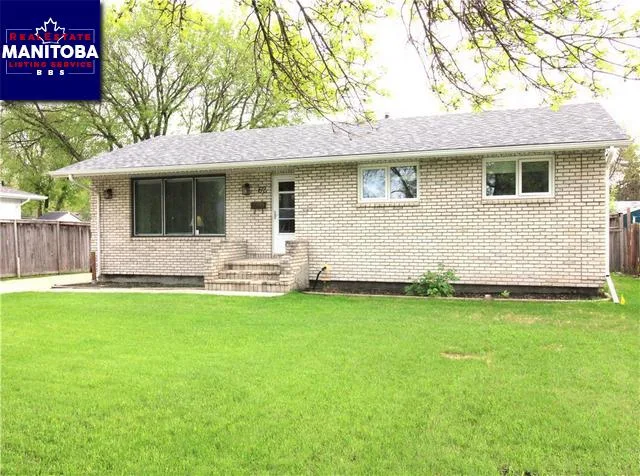 62 Sandham Crescent, Winnipeg