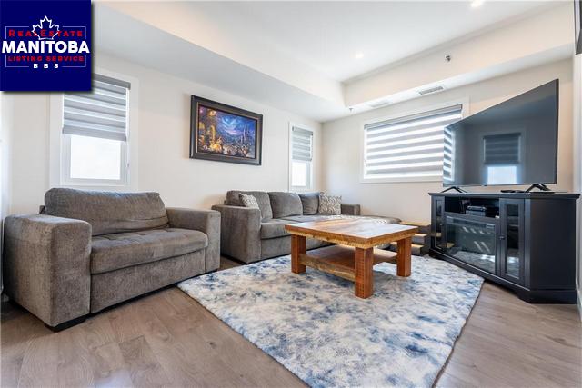 Property 420 1730 Leila Avenue img1