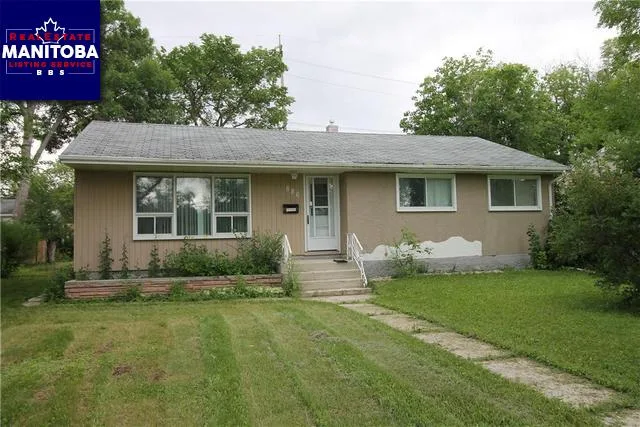 886 Lindsay Street, Winnipeg