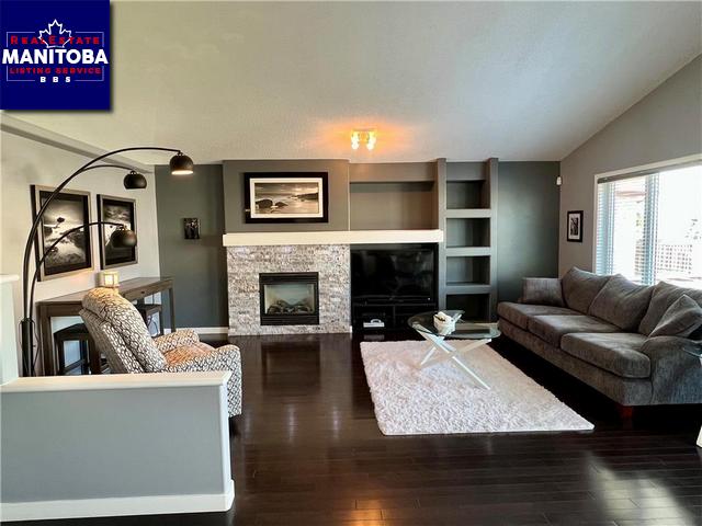 Property 71 Wayfield Drive img1