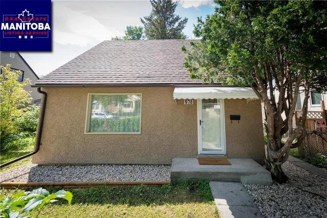 978 College Avenue, Winnipeg