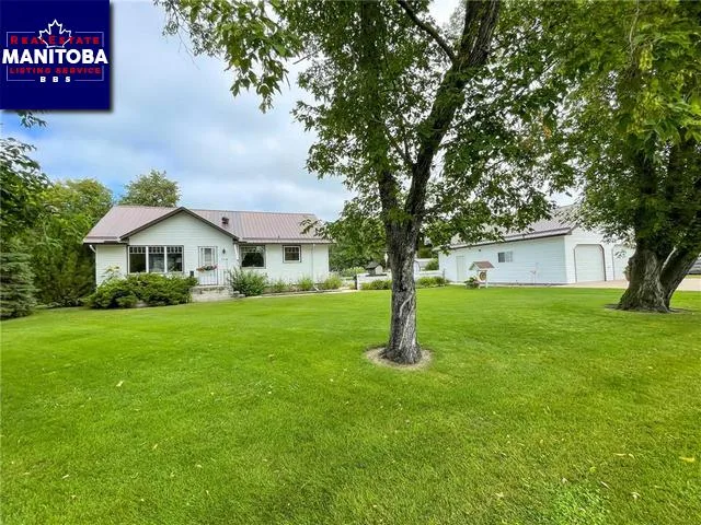 114 Plumas Street W, Plumas