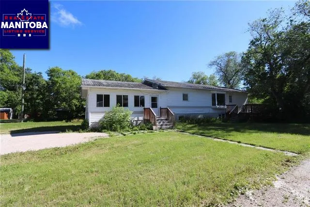 14 2nd Avenue N, Lundar