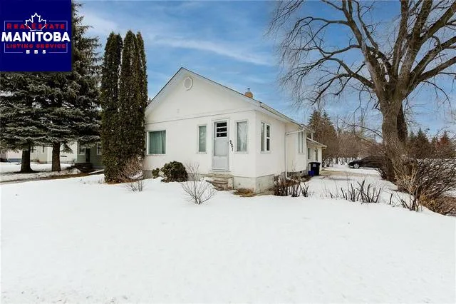 221 Kroeker Avenue, Steinbach