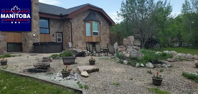 2 Sunset Drive, Lac Du Bonnet