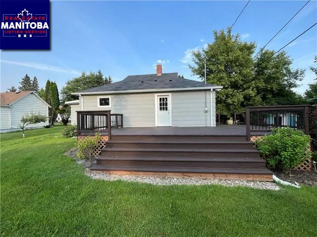 51 7th Street, Hamiota