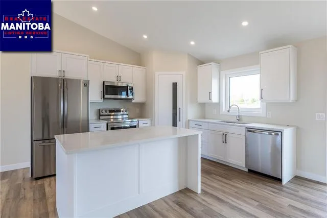 16 Becki Cove, Kleefeld