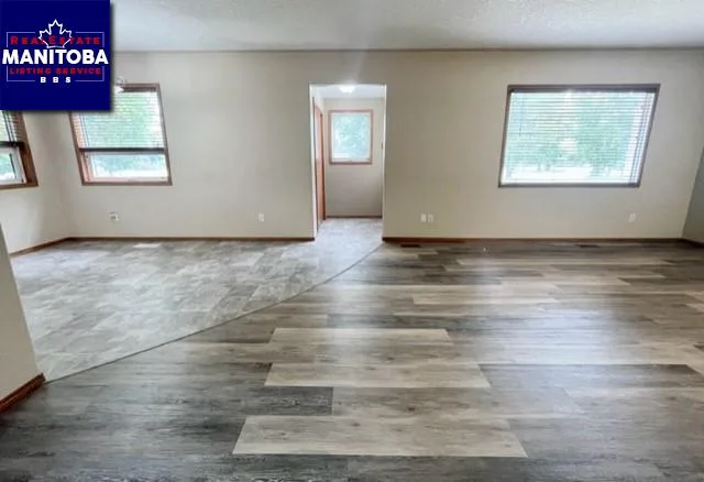 472 Lyons Street W, Virden