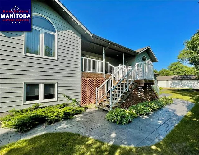 325 Oako Beach Drive, Dauphin