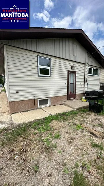 451 9th Avenue N, Swan River