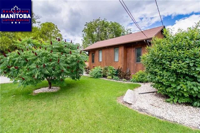 331 Maddock Avenue, Winnipeg