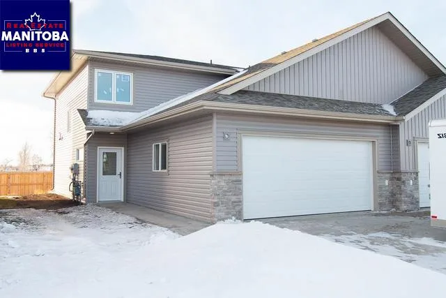 1902 Gemstone Drive, Winkler