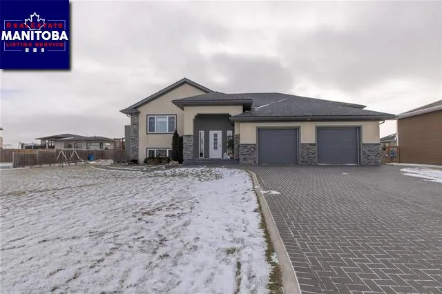 22 Mcfarlane Place, Steinbach
