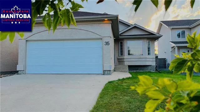 35 Burke Bay, Winnipeg